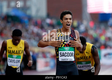 Tampere. Le 13 juillet, 2018. Jonathan Sacoor (C) de la Belgique célèbre après avoir remporté le 400 mètres hommes au Championnats du Monde U20 Championships à Tampere en Finlande le 13 juillet 2018. Sacoor a gagné la médaille d'or avec 45,03 secondes. Credit : Matti Matikainen/Xinhua/Alamy Live News Banque D'Images