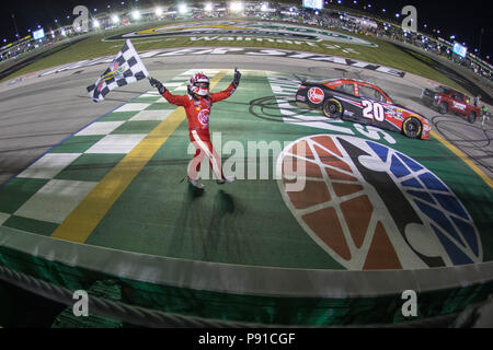 Sparte, Kentucky, USA. Le 13 juillet, 2018. Christopher Bell (20) remporte le 300 Alsco à Kentucky Speedway à Sparte, Kentucky. Crédit : Stephen A. Arce/ASP/ZUMA/Alamy Fil Live News Banque D'Images