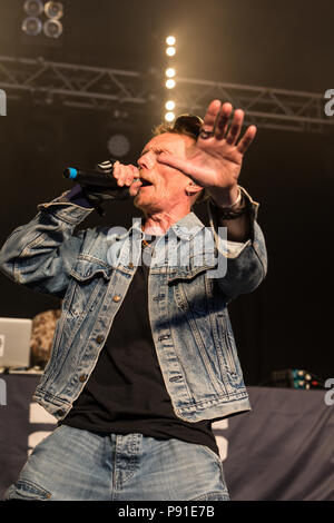 Great Tew, Oxfordshire, UK, 13 juillet 2018. Mc's stéréo en concert au Festival 2018 Cornbury, Chadlington, Oxfordshire Crédit : John Lambeth/Alamy Live News Banque D'Images