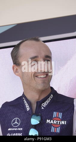 West Sussex, UK, le 13 juillet, 2018. Le 13 juillet, 2018 Goodwood, West Sussex, Royaume-Uni Robert Kubica le pilote polonais F1 qui les tests prévus à l'équipe Williams Grand Prix de chats fans au Goodwood Festival of Speed, Goodwood House, maison du duc de Richmond et Gordon. Banque D'Images