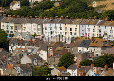 Maisons du village de Fortuneswell vue depuis les falaises sur l'Île de Portland. Dorset England UK GO Banque D'Images