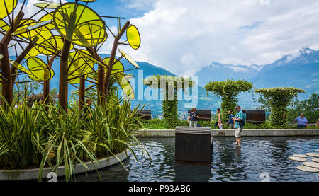 Le château de Trauttmansdorff, Meran (Merano),le Tyrol du Sud, Italie,offrent de nombreuses attractions avec des espèces botaniques et variétés de plantes. Banque D'Images