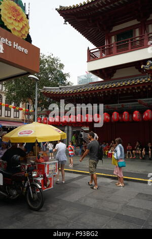 Singapour - une belle ville parfaite. Rues étonnantes, de belles personnes et architectures de soufflement d'esprit Banque D'Images