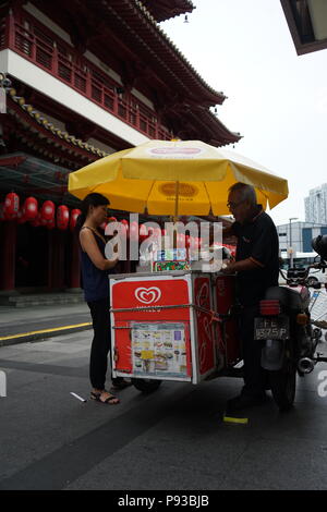 Singapour - une belle ville parfaite. Rues étonnantes, de belles personnes et architectures de soufflement d'esprit Banque D'Images