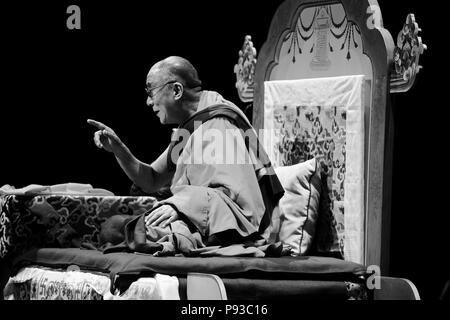 Le 14e Dalaï-lama enseigne l'ATISHAS LAMPE POUR LA VOIE DE L'ILLUMINATION en octobre 2007 KUMBUM CHAMTSE LING parrainé par le Centre culturel tibétain et, Banque D'Images