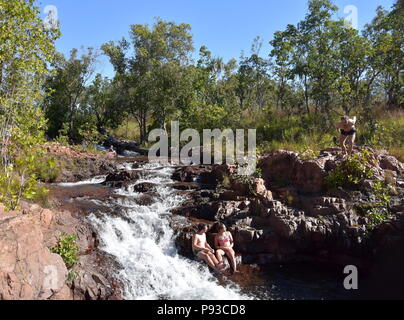 Litchfield (Australie) - 16 juin 2018. Les gens profiter de la journée à Buley Rockhole Litchfield National Park. Il s'agit d'une série de cascades et rock-trous, Banque D'Images