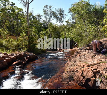 Litchfield (Australie) - 16 juin 2018. Les gens profiter de la journée à Buley Rockhole Litchfield National Park. Il s'agit d'une série de cascades et rock-trous, Banque D'Images