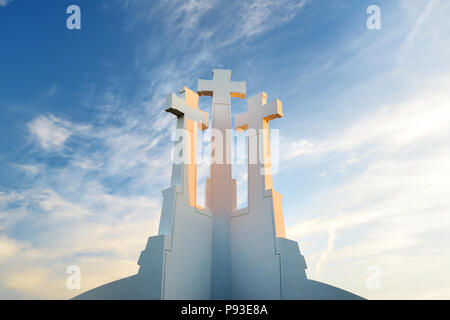 Les trois Croix monument surplombant la vieille ville de Vilnius sur le coucher du soleil. Paysage de Vilnius de la colline des trois croix, situé dans le parc Kalnai, Lituanie Banque D'Images