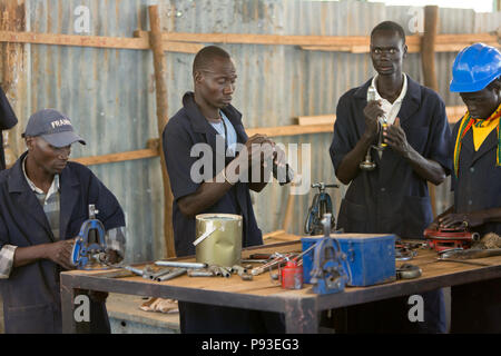 Kakuma, Kenya - projet éducatif de l'organisation non gouvernementale catholique Don Bosco Mondo dans le camp de réfugiés Kakuma. Banque D'Images