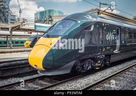 Classe Hitachi 800 Intercity-Express train locomotive à la gare de Paddington, Londres, UK Banque D'Images