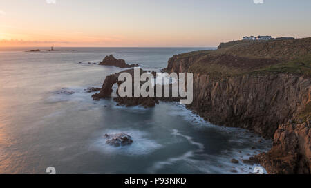 Coucher du soleil à Land's End à West Cornwall. Banque D'Images