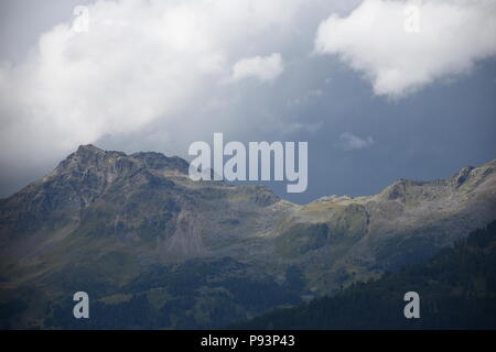 Oberdrauburg, Zwickenberg, Dorf, Zettersfeld, Wald, Kaernten, Dorf, Schleinitz, Weiler, Siedlung, Haus, Lienzer Dolomiten, Wolken, Wetter, Sturm, être Banque D'Images