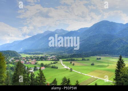 Oberdrauburg, Zwickenberg, Dorf, Zettersfeld, Wald, Kaernten, Dorf, Schleinitz, Weiler, Siedlung, Haus, Lienzer Dolomiten, Wolken, Wetter, Sturm, être Banque D'Images