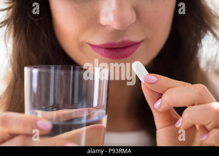 Close-up of a woman's Hand en tenant comp Banque D'Images