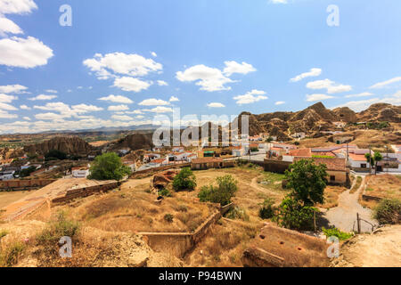 Quartier maison troglodyte à Guadix, province de Grenade, Espagne Banque D'Images