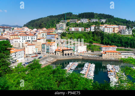 Vue de la ville et du port d'Ondarroa, Pays basque Espagne Banque D'Images