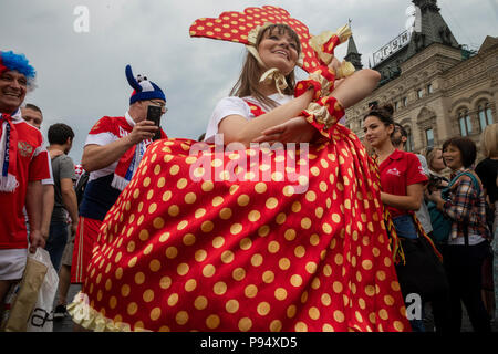 Moscou, Russie. 14, juillet 2018. Fédération de football fans chanter et danser sur la place Rouge à Moscou pendant la Coupe du Monde de la FIFA, Russie 2018 Banque D'Images