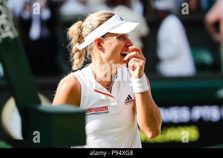 Londres, Royaume-Uni, le 14 juillet 2018 : Pour la 1ère fois Angelique Kerber de l'Allemagne remporte le concours féminin au jour 12 au tennis de Wimbledon 2018 au All England Lawn Tennis et croquet Club à Londres. Crédit : Frank Molter/Alamy live news Banque D'Images