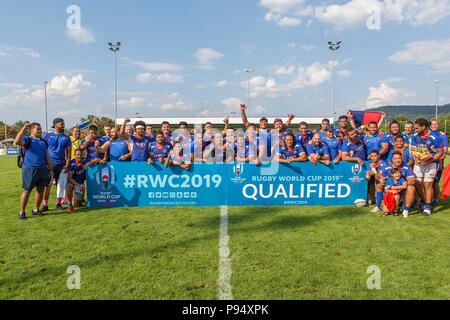 Heidelberg, Allemagne. 14 juillet, 2018. Qualificatif pour la Coupe du Monde de Rugby 2019 au Japon entre Deutschland et Samoa. Samoa célèbre sa victoire et qualification pour la Coupe du Monde de Rugby. Credit : Jürgen Keßler/dpa/Alamy Live News Banque D'Images