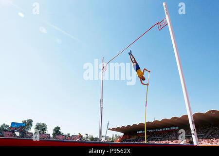 Tampere, Finlande. 14 juillet, 2018. Armand Duplantis de Suède est en concurrence au cours de la Perche Hommes au final les Championnats du Monde U20 Championships à Tampere, Finlande, le 14 juillet 2018. Armand Duplantis a remporté la médaille d'or avec 5,82 mètres. Credit : Matti Matikainen/Xinhua/Alamy Live News Banque D'Images