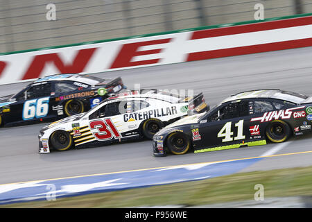 14 juillet 2018 - Sparte, Kentucky, États-Unis d'Amérique - Kurt Busch (41) apporte sa voiture de course à l'avant et pendant l'État Quaker 400 au Kentucky Speedway à Sparte, Kentucky. (Crédit Image : © Chris Owens Asp Inc/ASP via Zuma sur le fil) Banque D'Images