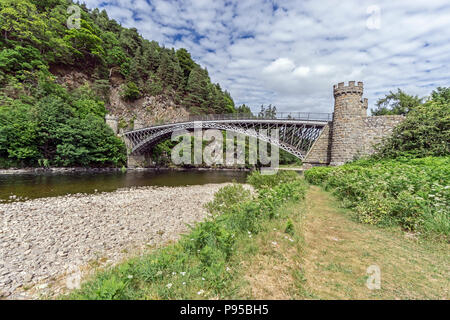 Craigellachie le vieux pont enjambant la rivière Spey à Craigellachie, près de Aberlour dans Moray Ecosse UK Banque D'Images