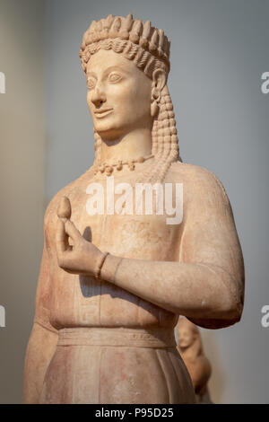 Statue de marbre de Paros, Kore, trouvé dans la Merenda, Attique, stèles, Phrasikleia de style archaïque, sculpteur Aristion de Paros, 550-540 BC. Banque D'Images