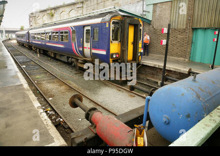 Scotrail class diesel 156 train à la gare de Carlisle, Royaume-Uni. Banque D'Images