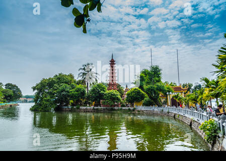 La Pagode Tran Quoc - le plus ancien temple bouddhiste à Hanoi Banque D'Images