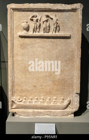 Stèle de l'inscription d'un Ephebic Liste, Bataille navale, Pentelic Marble, trouvé à Athènes, 117-138 AD. Banque D'Images