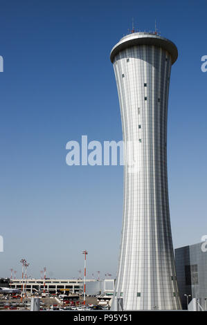 État de l'art tour de contrôle à l'aéroport Ben Gourion à Tel Aviv, Israël Banque D'Images