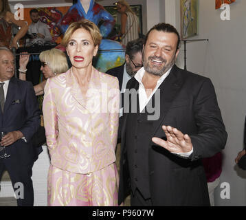 Inauguration de l'exposition 'Smile' par Domingo Zapata et Alejandro Sanz à Madrid, Espagne comprend : Agatha Ruiz de la Prada, Domingo Zapata Où : Madrid, Espagne Quand : 13 Juin 2018 Crédit : Oscar Gonzalez/WENN.com Banque D'Images