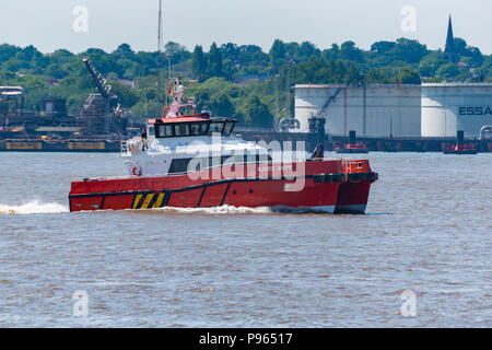 Le bateau de sauvetage en mer Njord Snipe dans la Mersey. Banque D'Images