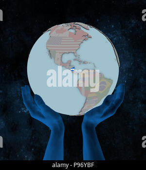 Nicaragua avec drapeau sur le globe dans les mains dans l'espace. 3D illustration. Banque D'Images