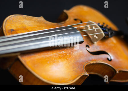 Gros plan du violon Vintage Touche et Bridge Banque D'Images