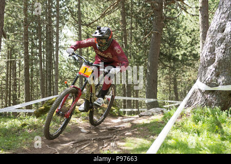 Vallnord, La Massana, Andorre. 15 juillet 2018. Course de descente, l'UCI, la Coupe du Monde de vélo de montagne, Andorre Vallnord. 15/07/2018 Credit : Martin Silva Cosentino / Alamy Live News Banque D'Images