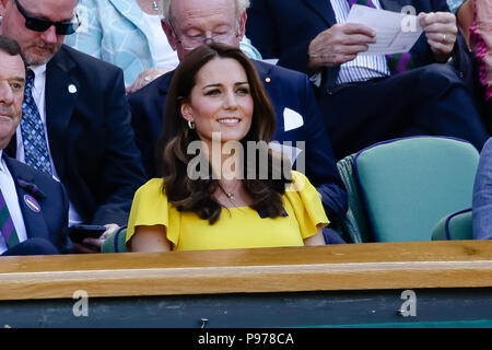 Londres, Royaume-Uni, le 15 juillet 2018 : La Duchesse Kate rend visite à la finale masculine de Wimbledon au jour 13 au tennis de Wimbledon 2018 au All England Lawn Tennis et croquet Club à Londres. Crédit : Frank Molter/Alamy live news Banque D'Images