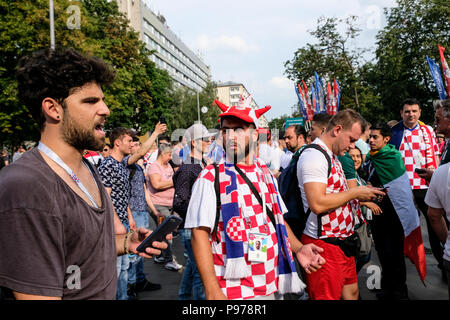 Moscou, Russie. Le 15 juillet 2018. Les partisans croates vont à l'intérieur de stade Luzhniki le match final de la coupe du monde FIFA 2018 à Moscou. La France contre la Croatie Crédit : Marco Ciccolella/Alamy Live News Banque D'Images
