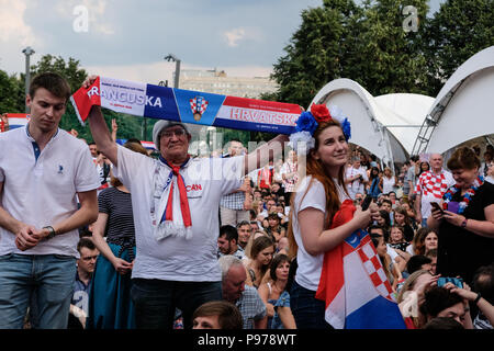 Moscou, Russie. Le 15 juillet 2018. Les partisans croates vont à l'intérieur de stade Luzhniki le match final de la coupe du monde FIFA 2018 à Moscou. La France contre la Croatie Crédit : Marco Ciccolella/Alamy Live News Banque D'Images