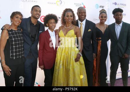 Californie, USA. 14 juillet 2018. Malibu, CA. 14 juillet, 2018. Dolores Robinson, Rodney Peete Jr, Roman Peete Holly, Robsinson Peete, Rodney Peete, Ryan Peete, James Robinson Peete aux arrivées pour la 20e Conférence annuelle de la Fondation HollyRod DesignCare Gala, résidence privée, Malibu, CA, le 14 juillet 2018. Credit : Priscilla Grant/Everett Collection Crédit : Everett Collection Inc/Alamy Live News/Alamy Live News Banque D'Images