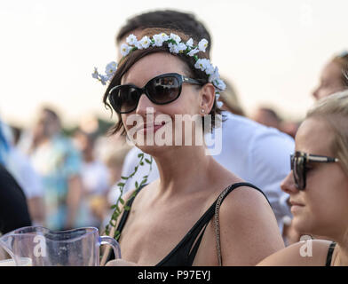 Brentwood, Essex, 15 juillet 2018 Festival de musique 2018 Brentwood de Brentwood Centre avec le groupe pop rock ouverture par le haut des fansCredit Ian Davidson/Alamy Live News Banque D'Images