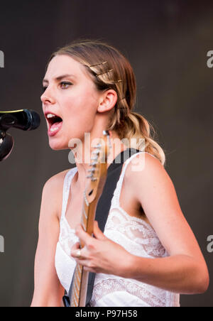 Wolf Alice en live sur scène l'obélisque à la latitude Festival, Henham Park, Suffolk, Angleterre, 15 juillet, 2018 Banque D'Images