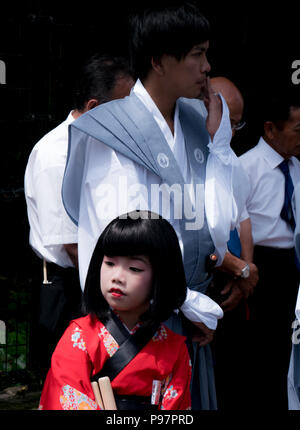 Au Japon, où le riz est considéré comme un don des dieux, la plantation est célébrée comme un événement sacré. N'Isobe Omita festival est organisé chaque année à proximité de sanctuaire d'Ise. Banque D'Images