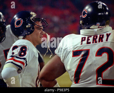 San Francisco, Californie, USA. Dec 23, 1991. San Francisco 49ers vs Chicago Bears à Candlestick Park Lundi, 23 décembre 1991. 49ers ours battre 52-14. Le receveur d'ours Glen Kozlowski (88) et William Perry attaquer défensives (72) Conférence sur l'écart. Crédit : Al Golub/ZUMA/Alamy Fil Live News Banque D'Images