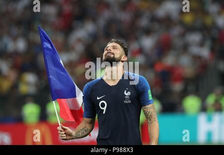 Moscou, Russie. 15 juillet, 2018. firo : 15.07.2018, Moscou, Fuvuball, football, Coupe du monde, l'équipe nationale en 2018 en Russie, Ruvuland, Coupe du Monde 2018 en Russie, Ruvuland, Coupe du Monde 2018 La Russie, Russie, final, finale, France - Croatie, 4 : 2, la jubilation de la France, avec la France, drapeau, drapeau, Olivier Giroud | Conditions de crédit dans le monde entier : dpa/Alamy Live News Banque D'Images