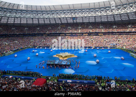 Moscou, Russie. 16 juillet, 2018. L'obtention du diplôme, cérémonie, fin, spectacle, célébration, fonction, thème général, Edge, France (FRA) - Croatie (CRO) 4 : 2, Final, 64, Jeu sur 15.07.2018 à Moscou ; Coupe du Monde de Football 2018 en Russie à partir de la 14.06. - 15.07.2018. Utilisation dans le monde entier | Credit : dpa/Alamy Live News Banque D'Images