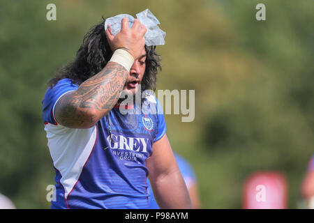 Heidelberg, Allemagne. 14 juillet, 2018. Qualification pour la Coupe du Monde de Rugby 2019, l'Allemagne contre les Samoa. Samoa Logovii Mulipola (1) est blessé et est titulaire d'une poche de glace sur son front. Credit : Jürgen Keßler/dpa/Alamy Live News Banque D'Images