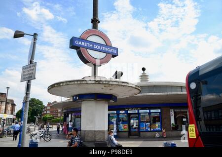 Londres, Royaume-Uni. 15 juillet 2018. southgate station de métro sur la ligne Piccadilly Londres re-nommé Gareth southgate 16 juillet 2018 station pendant 48 heures par Transport for London Crédit : Simon leigh/Alamy Live News Banque D'Images