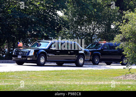 Helsinki, Finlande. Le 16 juillet 2018. Le défilé du Président américain Donald Trump et la Première Dame Melania Trump passe le long Ramsaynranta devant nous et des présidents russe rencontre historique. Credit : Taina Sohlman/Alamy Live News Banque D'Images