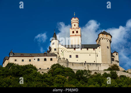 Château de marksburg sur une une colline au-dessus du Rhin, Allemand Banque D'Images